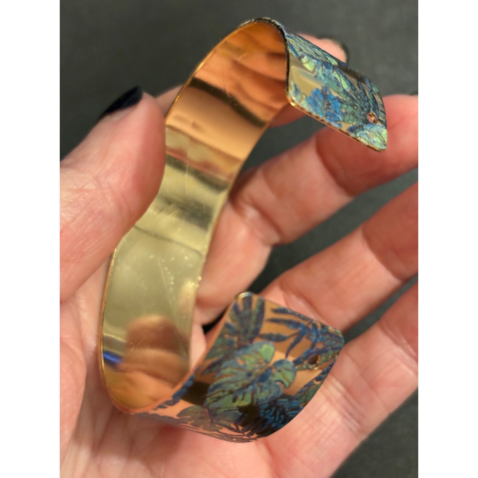Other Vintage Gold Tone Tropical Leaf Cuff Bracelet Size 7 Size ONE SIZE - 4 Thumbnail