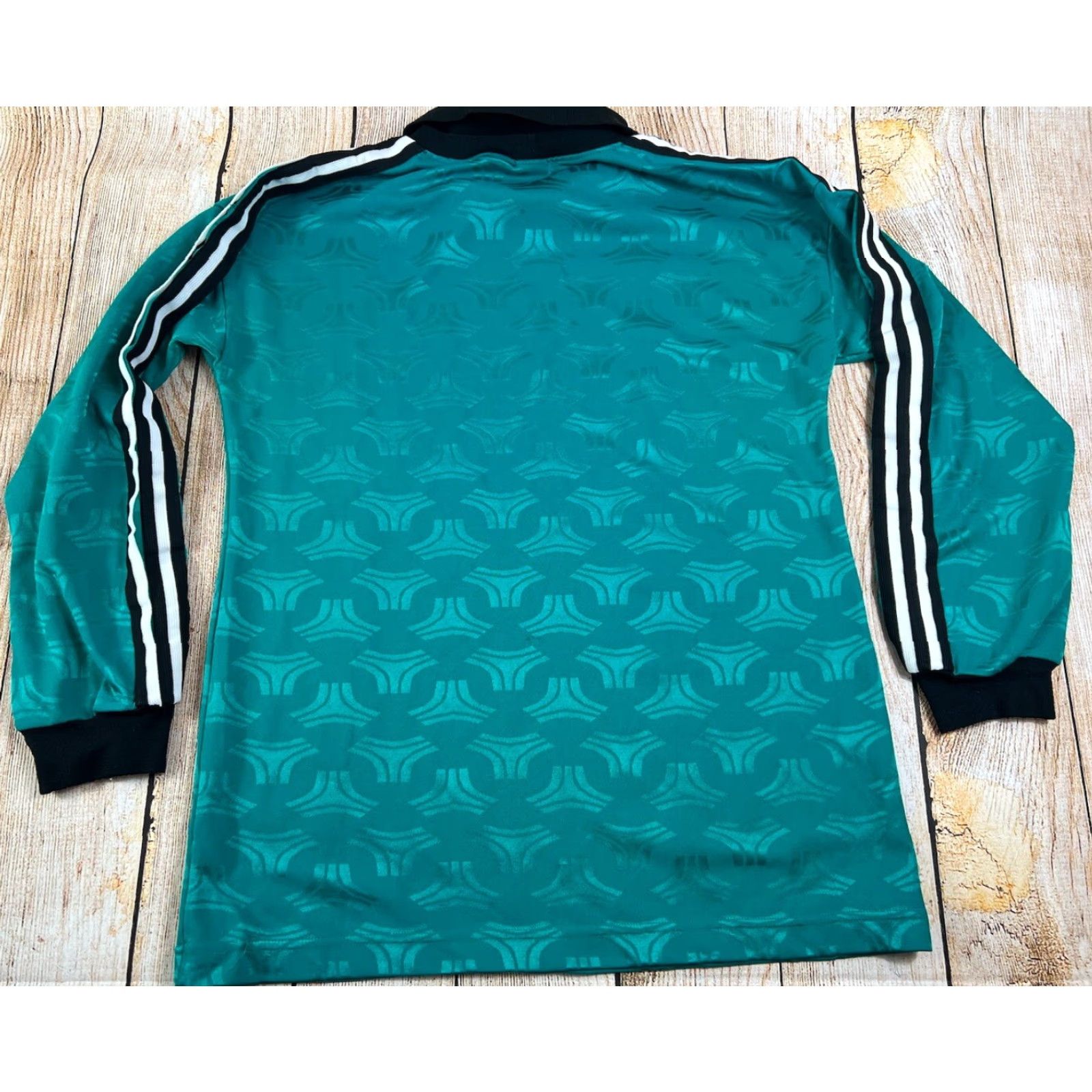 Adidas VINTAGE Adidas Originals Collared Dive Soccer Jersey Longsleeve Padded Size M Green Men Size US M / EU 48-50 / 2 - 2 Thumbnail