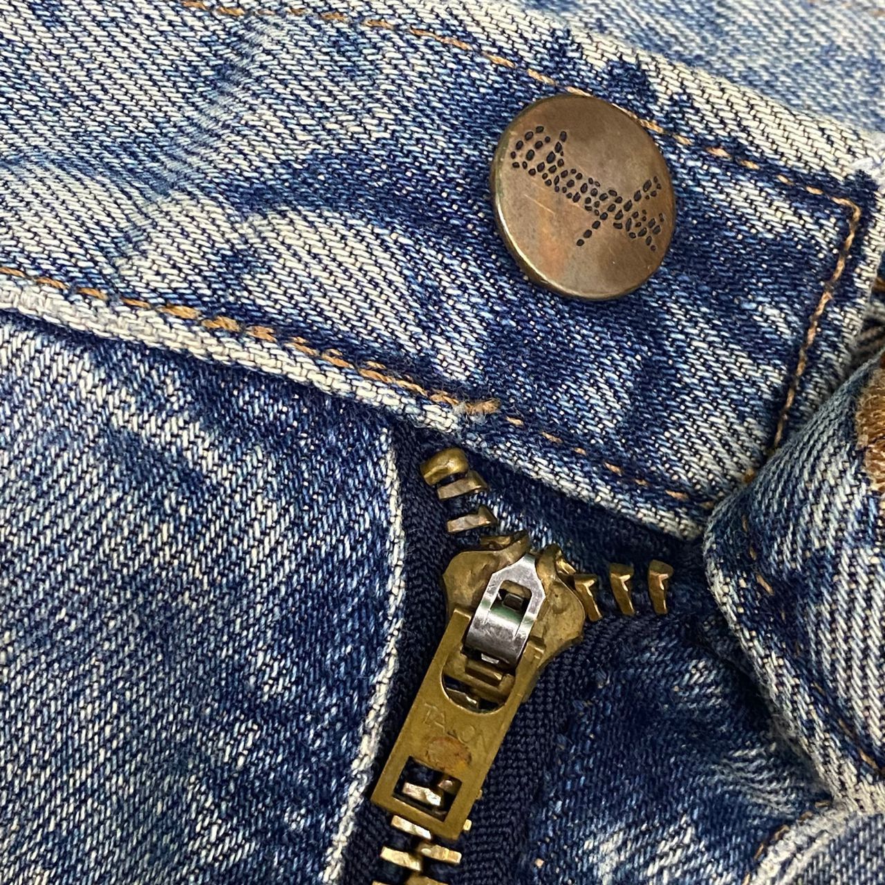 Vintage Vintage Wrangler Buckle Back Selvegde Distressed Denim Size US 31 - 16 Thumbnail