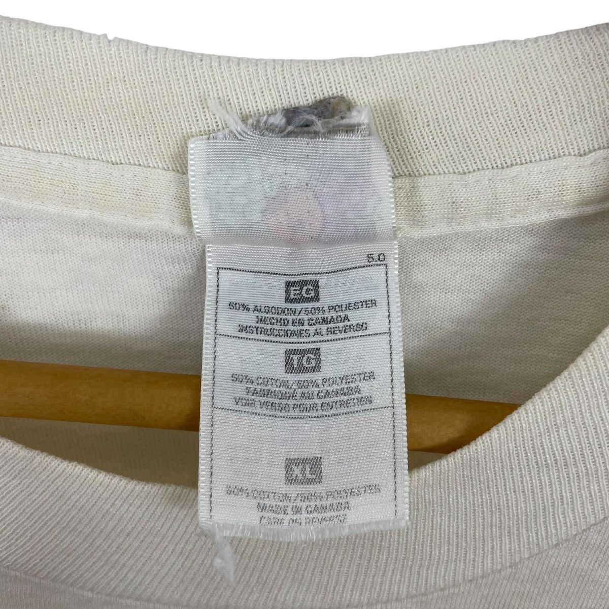 Vintage Vintage 90s Canada Vancouver Paperthin Tee Shirt Size US XL / EU 56 / 4 - 5 Thumbnail