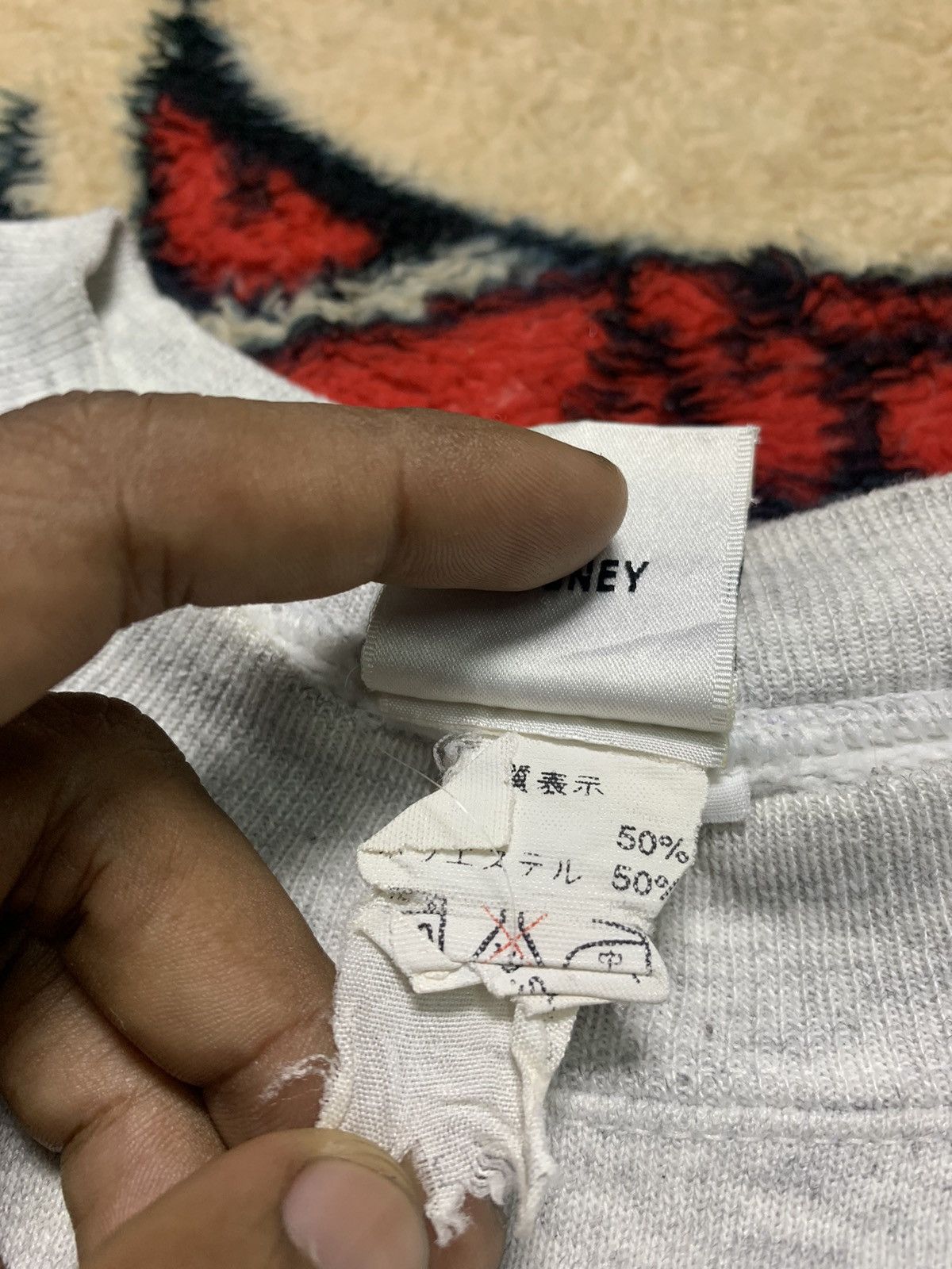 Disney VINTAGE MICKEY MOUSE EMOJI FACE RARE Size US M / EU 48-50 / 2 - 9 Thumbnail