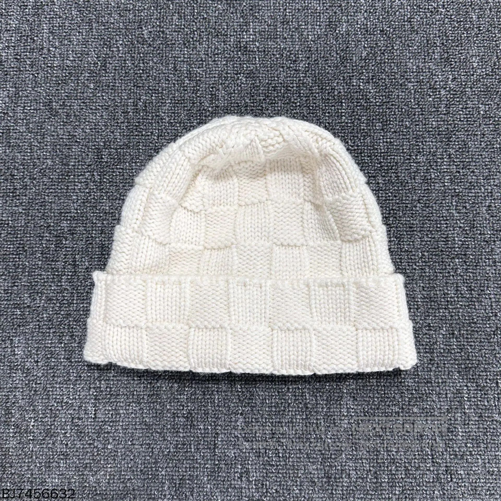 Louis Vuitton louis vuitton checkered cold hat. Size ONE SIZE - 3 Thumbnail