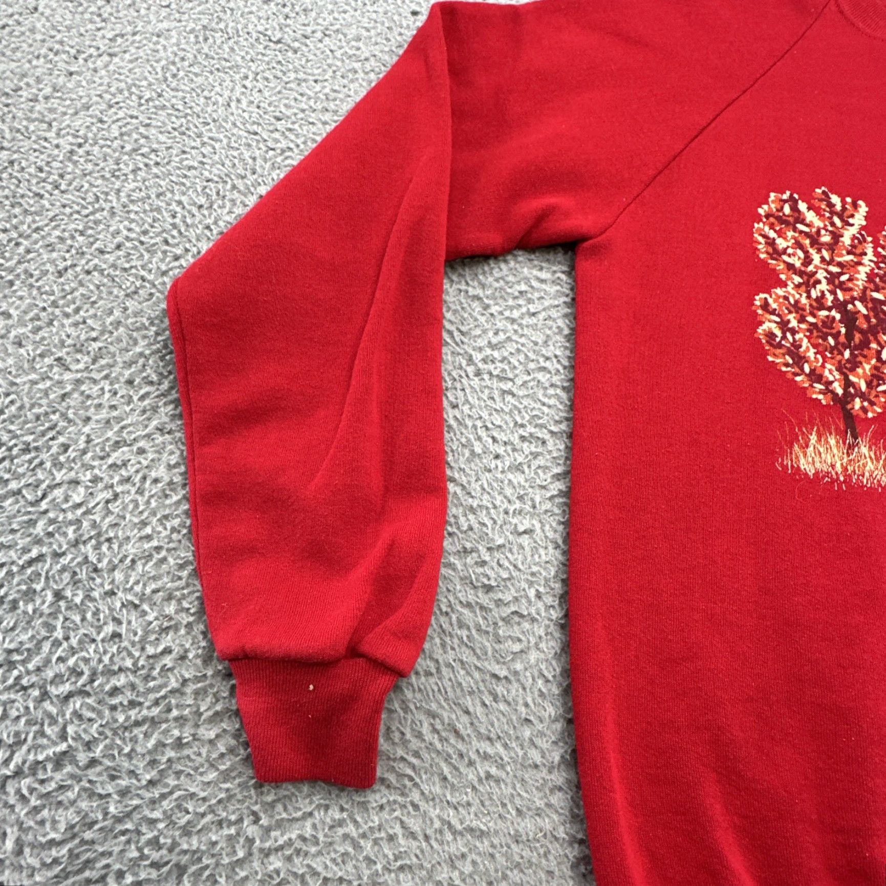 Jerzees VINTAGE Jerzees Sweatshirt Crew Neck L White Tail Deer Graphic Print 90s Men’s Size US L / EU 52-54 / 3 - 5 Thumbnail