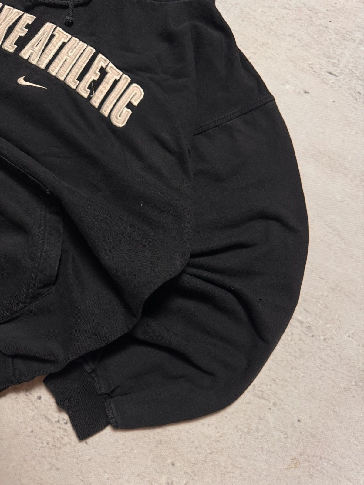 Nike × Vintage NIKE ATHLETIC VINTAGE CENTER LOGO OVERSIZE BOXY HOODIE Size US L / EU 52-54 / 3 - 3 Thumbnail