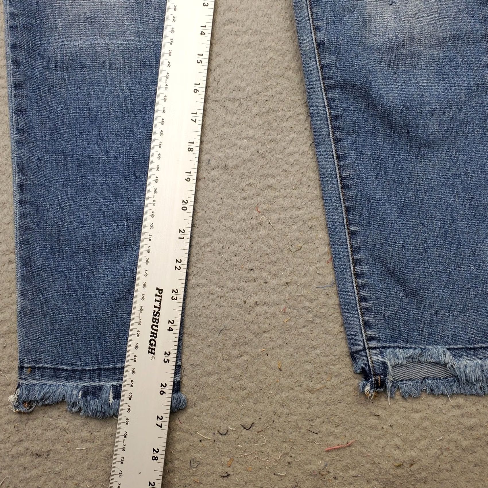Vintage Tinseltown Womens Skinny Jeans 13 Blue Distressed High Rise Medium Wash Raw Hem Jeans Size 34" / US 12 / IT 48 - 4 Thumbnail