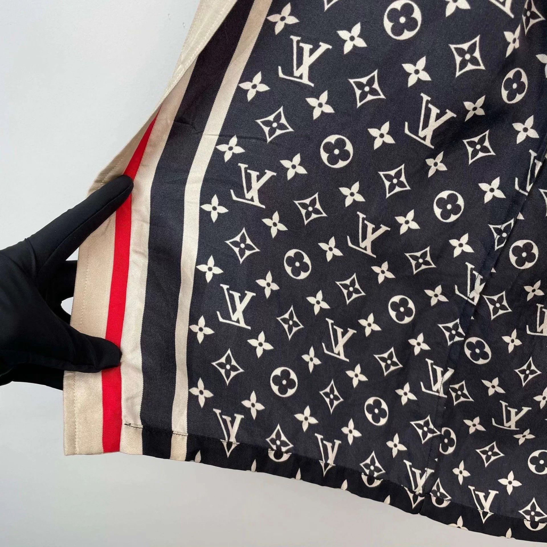Louis Vuitton LV silk all over logo color blocked shirt 34 Size XS / US 0-2 / IT 36-38 - 7 Thumbnail