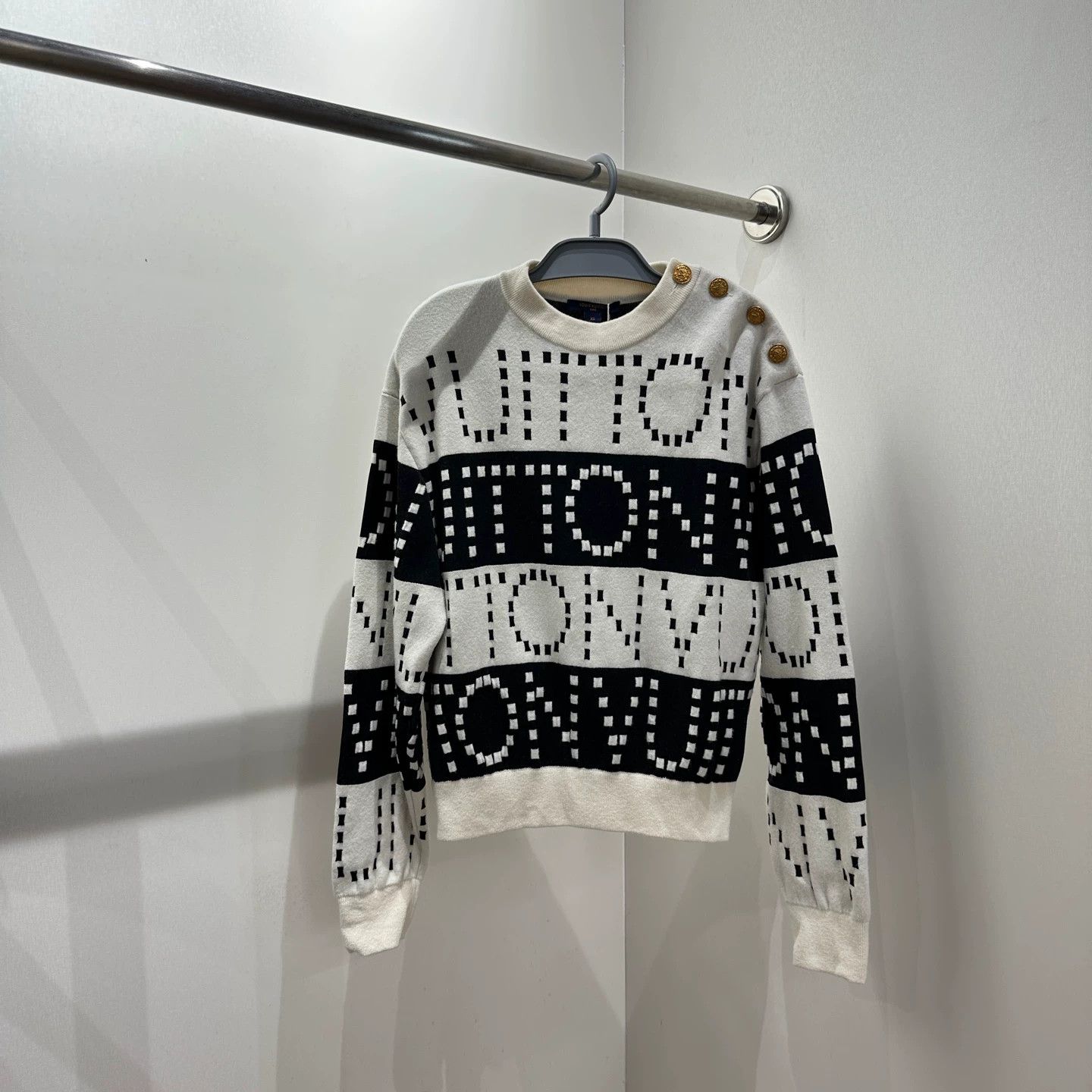 Louis Vuitton LV mar211 gold-buckle jacquard wool sweater XS Size XS / US 0-2 / IT 36-38 - 1 Thumbnail