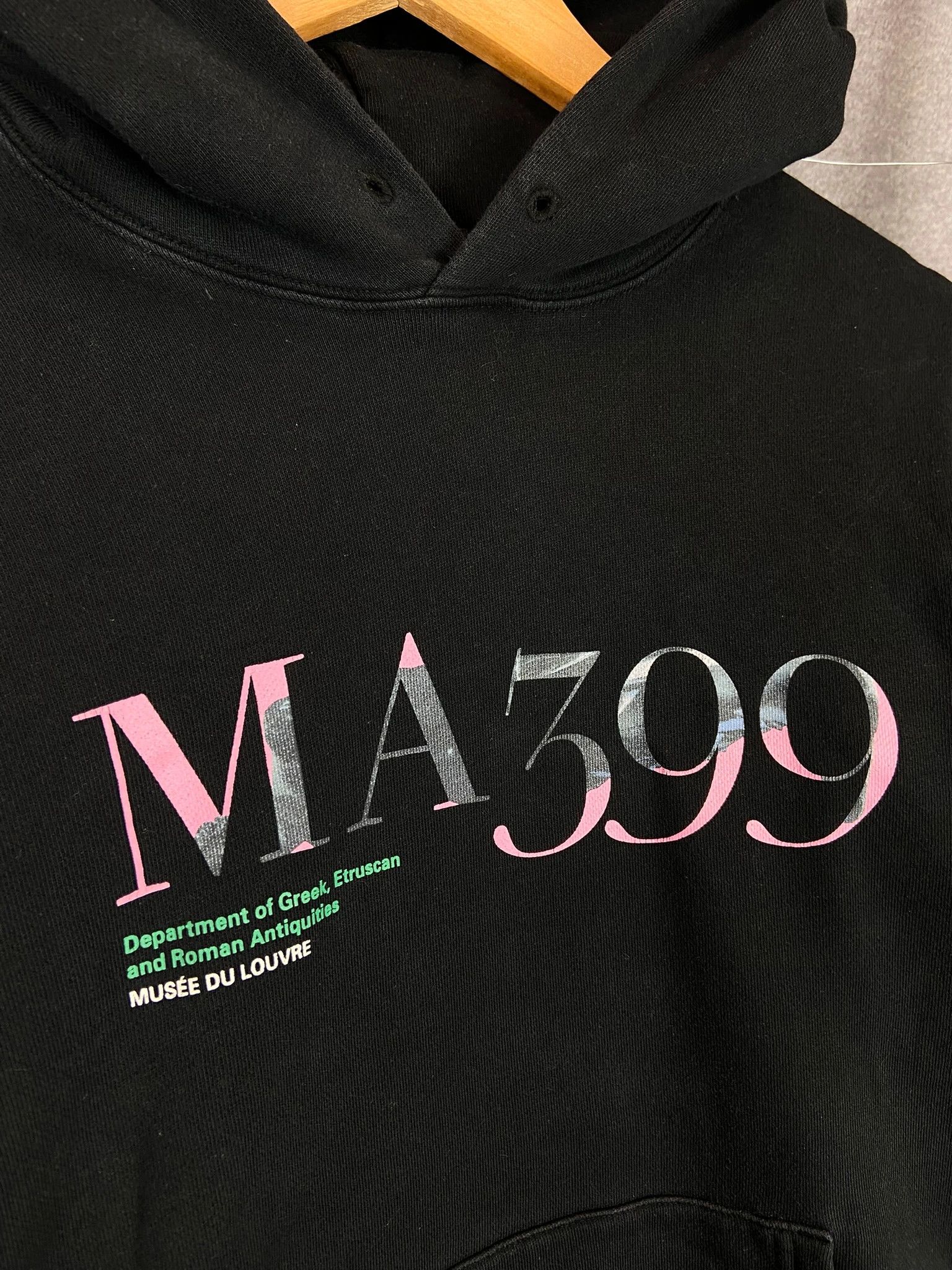 Uniqlo Hoodie Uniqlo MA399 black graphic print archive M Size US M / EU 48-50 / 2 - 2 Thumbnail