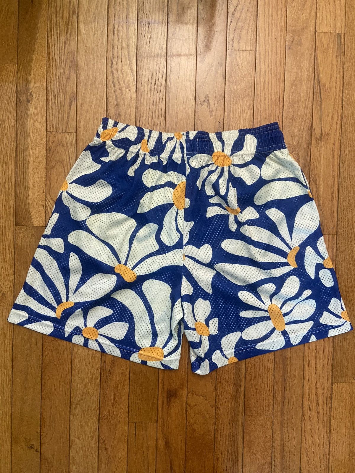 Eric Emanuel Eric Emanuel EE Basic Short Blue Daisies/Yellow Size US 34 / EU 50 - 2 Thumbnail
