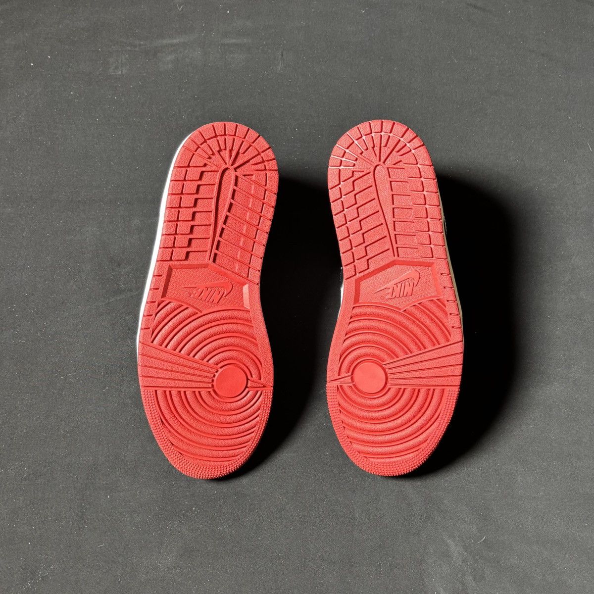 Jordan Brand JORDAN 1 LOW BRED TOE SIZE 8.5 Size US 8.5 / EU 41-42 - 4 Thumbnail