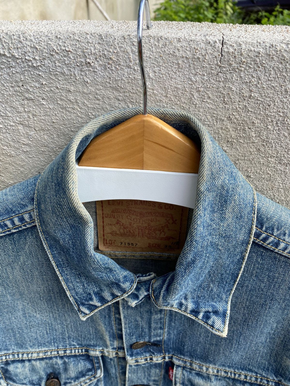 Levi's × Levi's Vintage Clothing × Vintage size 38 vintage levi's 71557 big E redline denim trucker Size US M / EU 48-50 / 2 - 5 Thumbnail