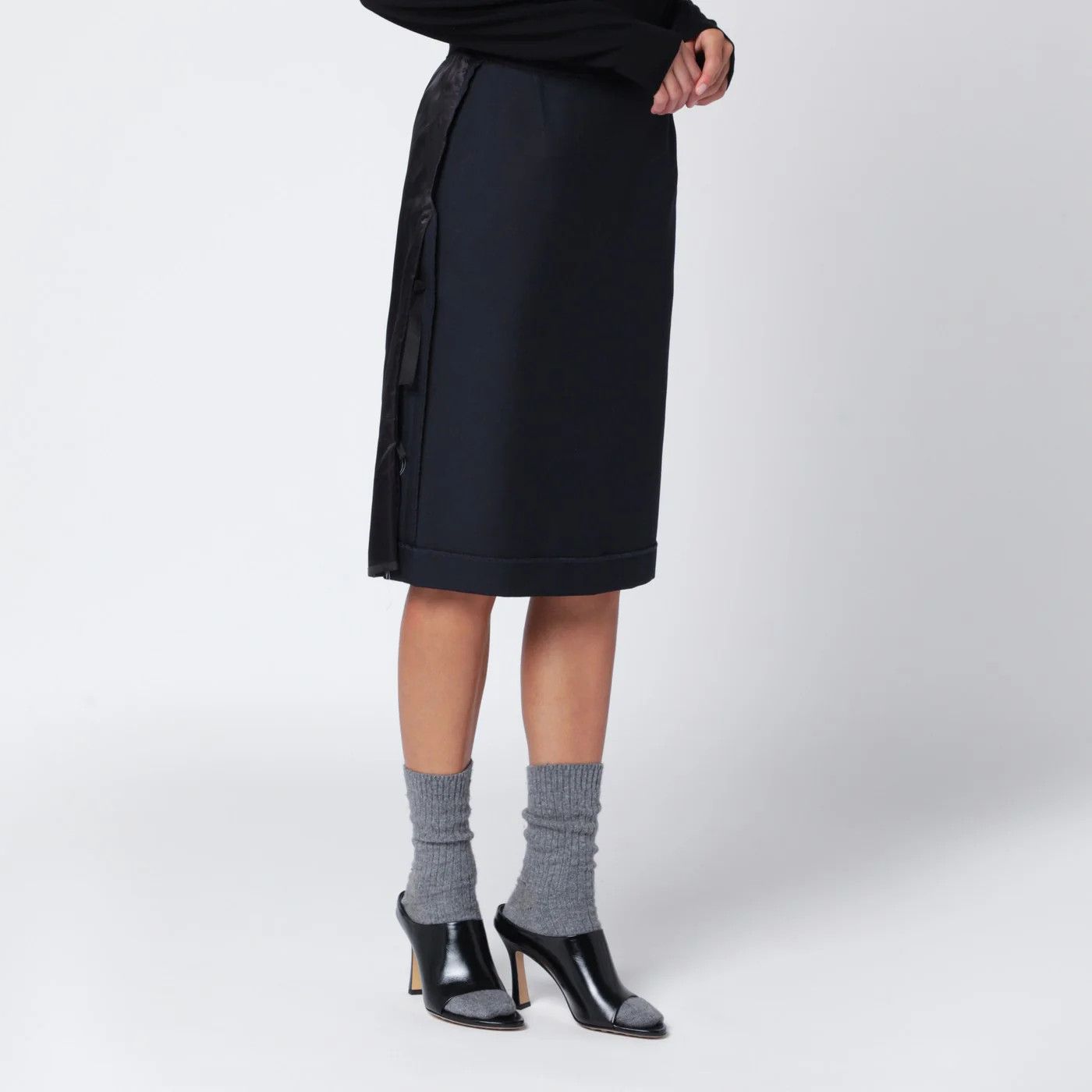 Maison Margiela o1d2blof0426 Satin Side Skirt in Navy Size 27" / US 4 / IT 40 - 3 Thumbnail