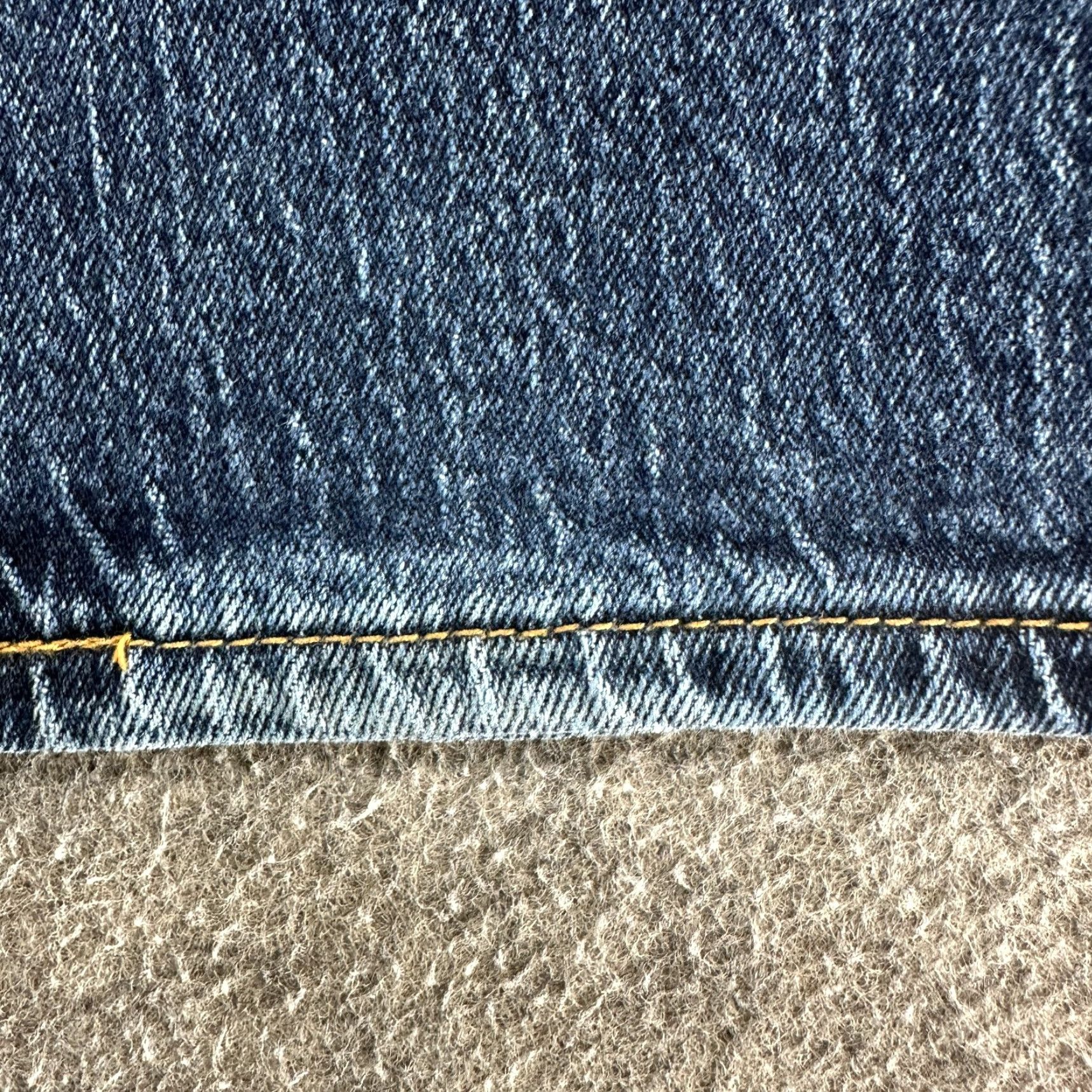 Levi's Levi's 505 Jeans Regular 34x30 Blue Denim 100% Cotton Straight Mid Rise Distressed 5-Pocket Mens Jeans Size US 34 / EU 50 - 6 Thumbnail