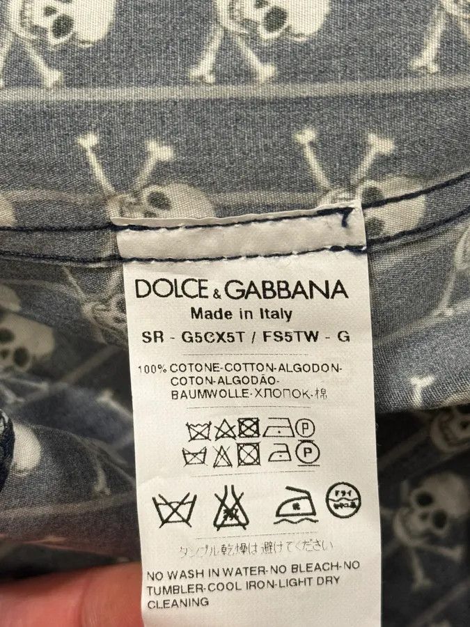Dolce & Gabbana 2010s Dolce & Gabbana Navy Pirate Skull Classy Shirt Size US S / EU 44-46 / 1 - 11 Thumbnail