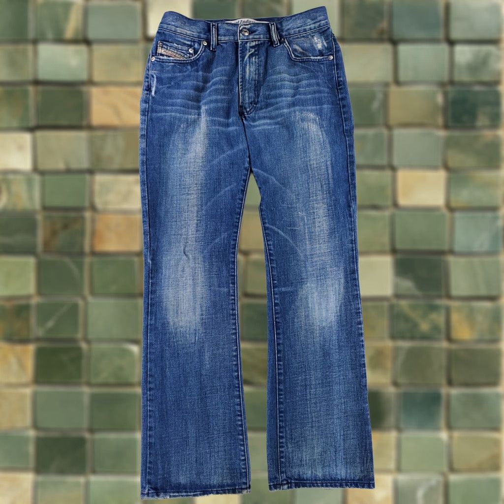 Diesel Diesel Jeans RR55 Straight Leg Zip Fly Blue Mens 30 x 31 Jeans Adults Mens 30 x 31 Blue Straight Zip Fly RR55 Diesel Jeans Size US 30 / EU 46 - 1 Thumbnail