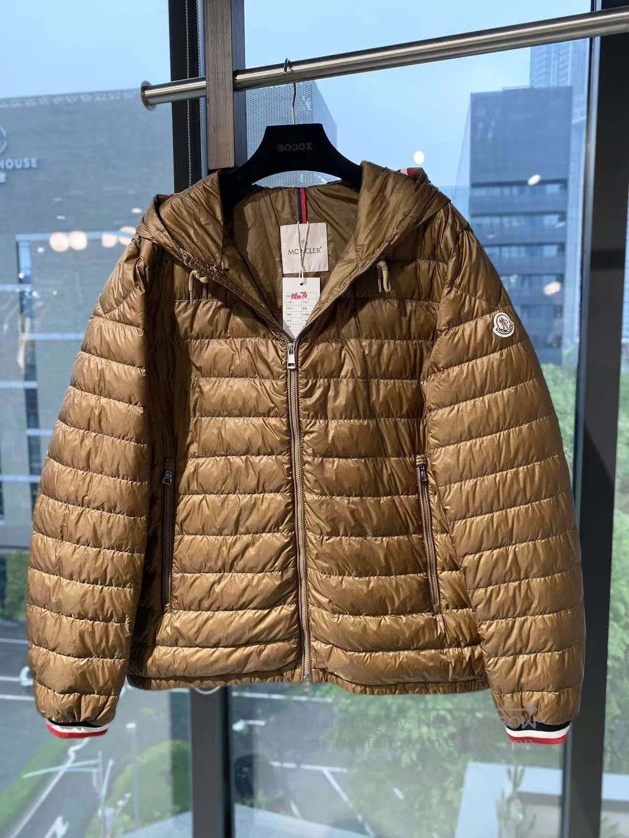Moncler Moncler Size 4 Sleeve arm badge hooded down jacket| Size XL / US 12-14 / IT 48-50 - 2 Thumbnail