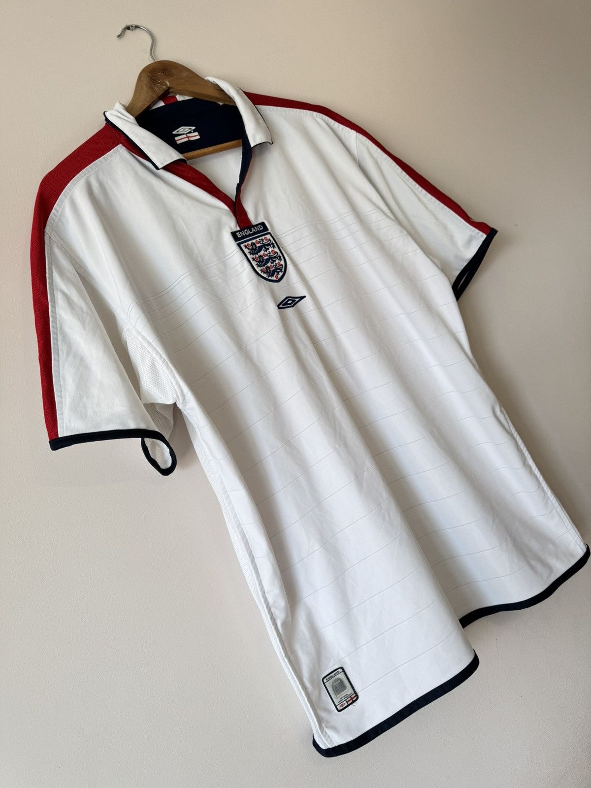 Umbro Vintage England 2004-2005 Home Soccer Jersey Football Shirt Size US XL / EU 56 / 4 - 5 Thumbnail