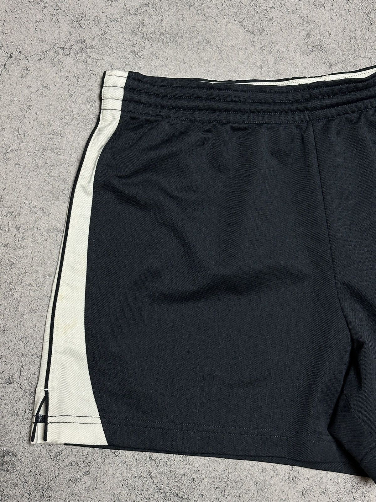Nike Vintage Nike Running Swoosh Shorts Size L Y2K Size US 34 / EU 50 - 3 Thumbnail