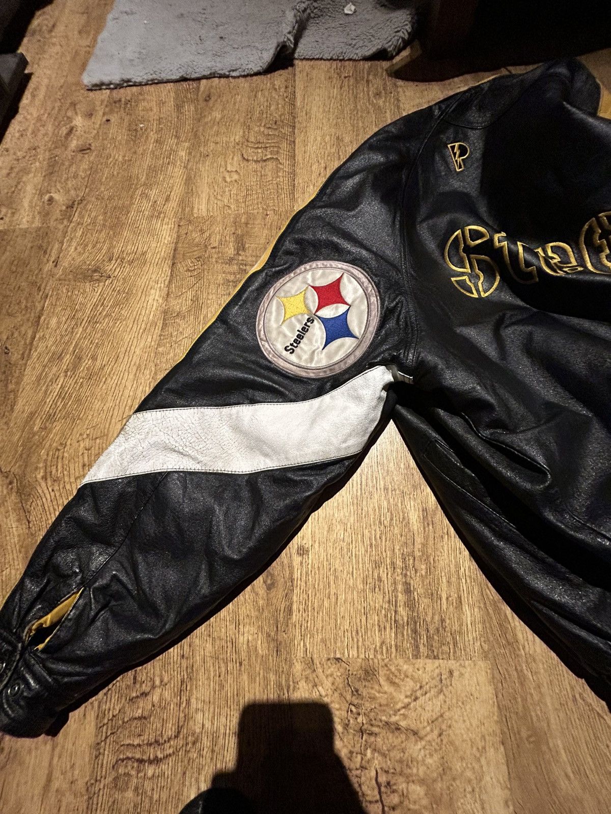 Pro Player Vintage Pittsburgh Steelers Leather Jacket by Pro Player NFL Size US L / EU 52-54 / 3 - 25 Thumbnail