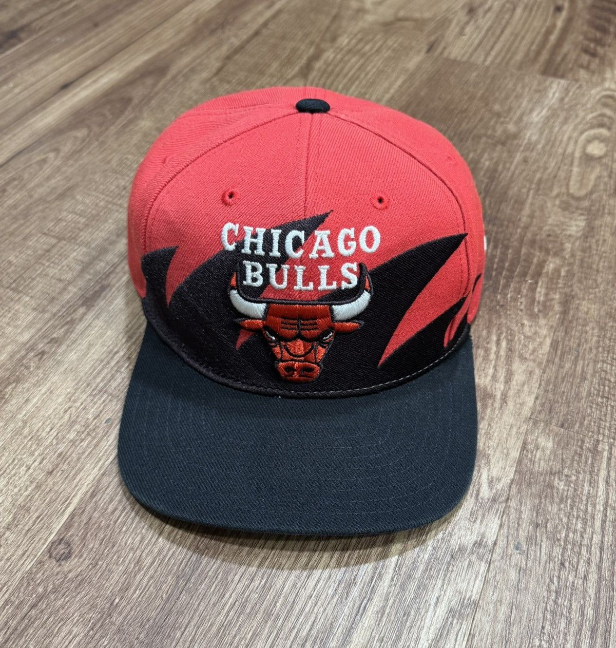 Mitchell & Ness Chicago Bulls Shark Tooth Mitchell and Ness Snapback Size ONE SIZE - 2 Thumbnail