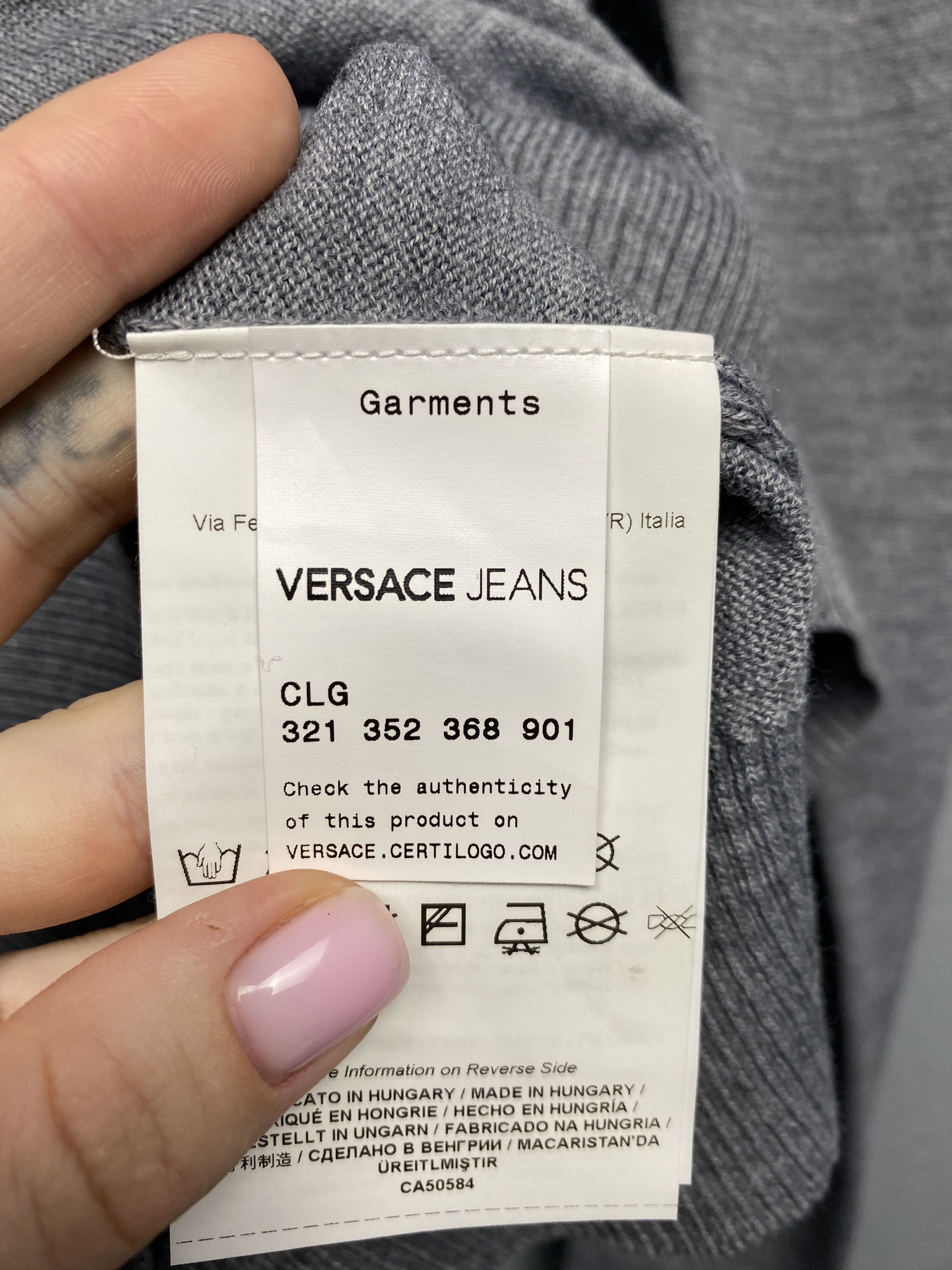 Versace Versace Jeans Vintage Mens Crew Neck Knit Sweater Size US S / EU 44-46 / 1 - 5 Thumbnail