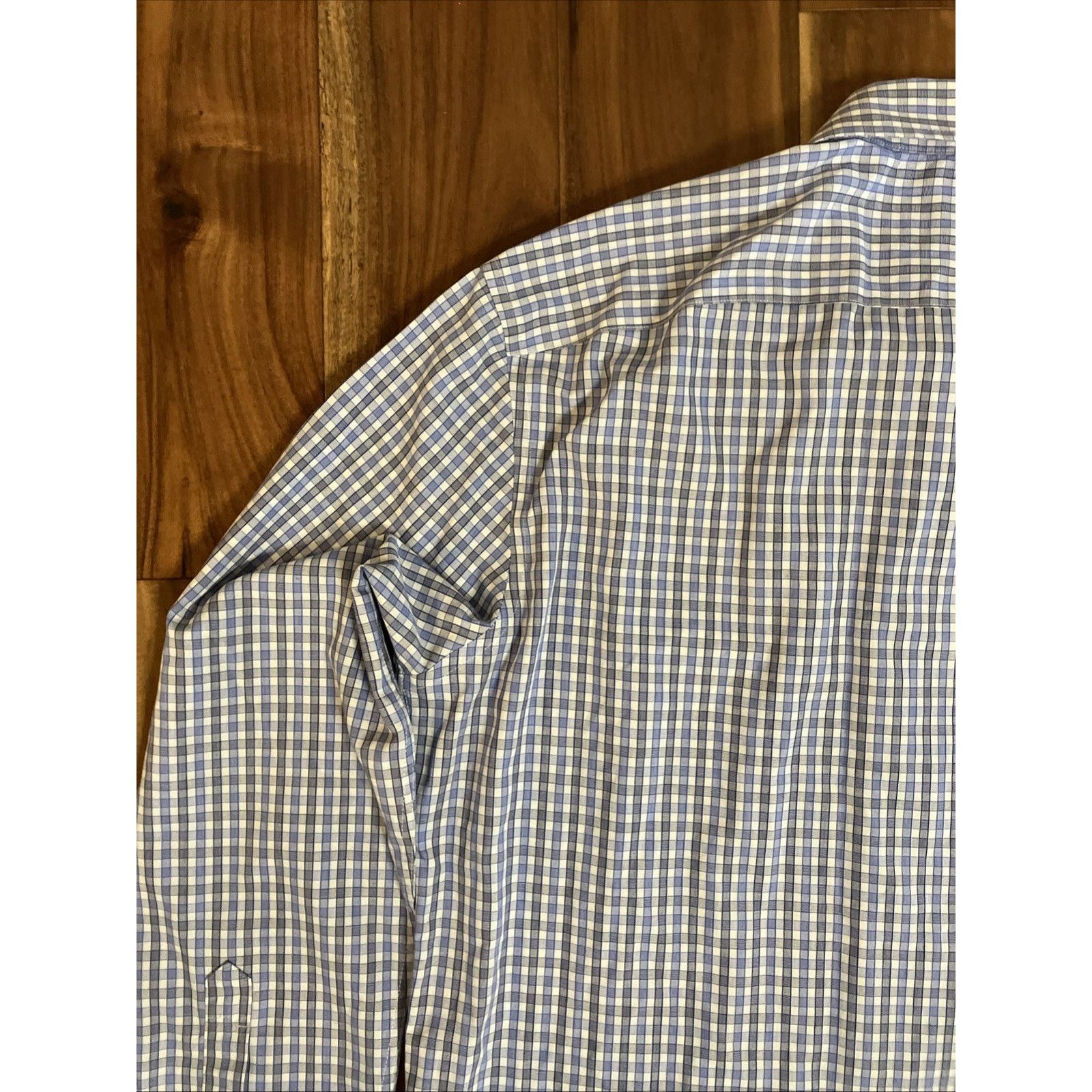 UNTUCKit UNTUCKit Shirt Mens Medium REGULAR Fit Wrinkle Free Button Size US M / EU 48-50 / 2 - 19 Thumbnail