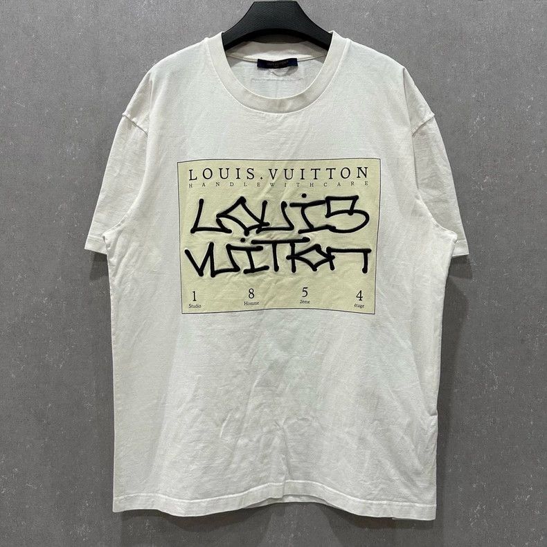 Louis Vuitton Louis Vuitton Embroidered grass logo patch short sleeve Size US XL / EU 56 / 4 - 1 Thumbnail