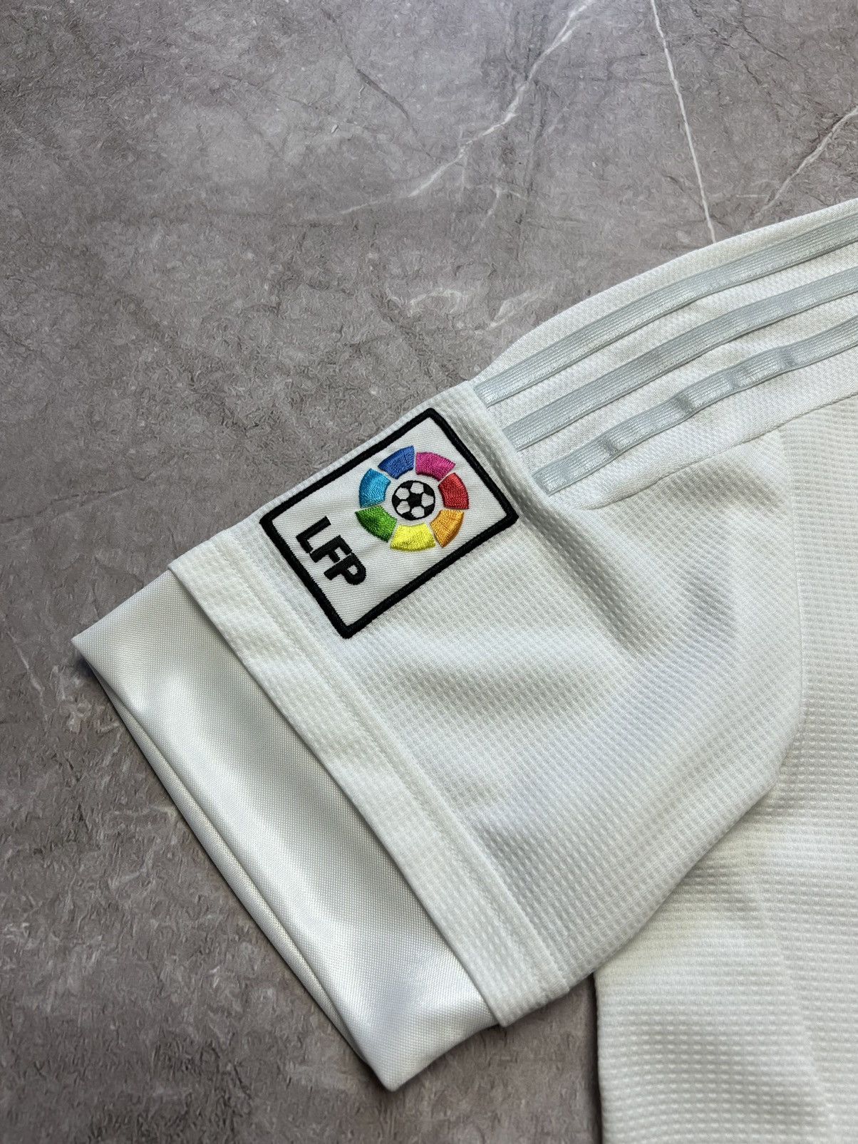 Vintage F.C Real Madrid Adidas FIFA 2014 #10 James Jersey Size US M / EU 48-50 / 2 - 4 Thumbnail