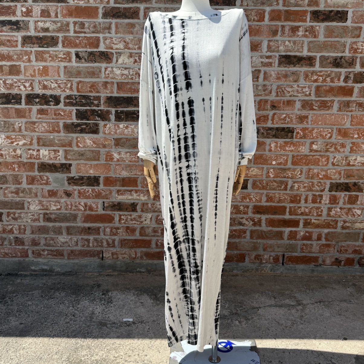 Other Renee C. Black and White Sheath Dress with Bishop Sleeves Size XL / US 12-14 / IT 48-50 - 1 Thumbnail