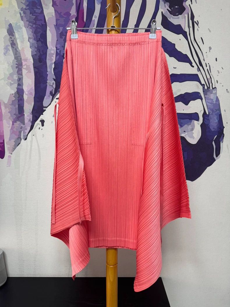 Issey Miyake Issey Miyake size:3 Pink pleated kelp skirt Size 23" - 1 Thumbnail