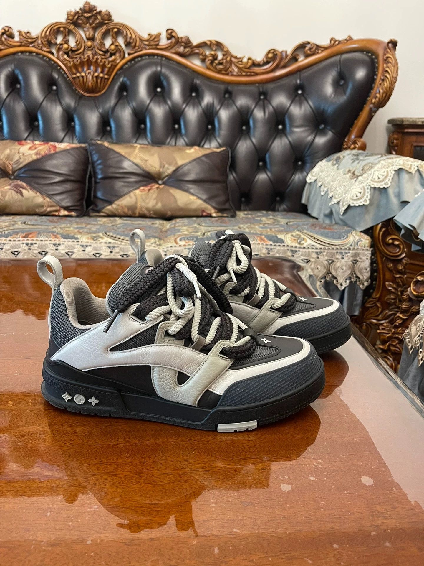 Louis Vuitton LV Men's Color-Blocked Signature Litchi Leather Shoes 7.5 Size US 7.5 / EU 40-41 - 3 Thumbnail