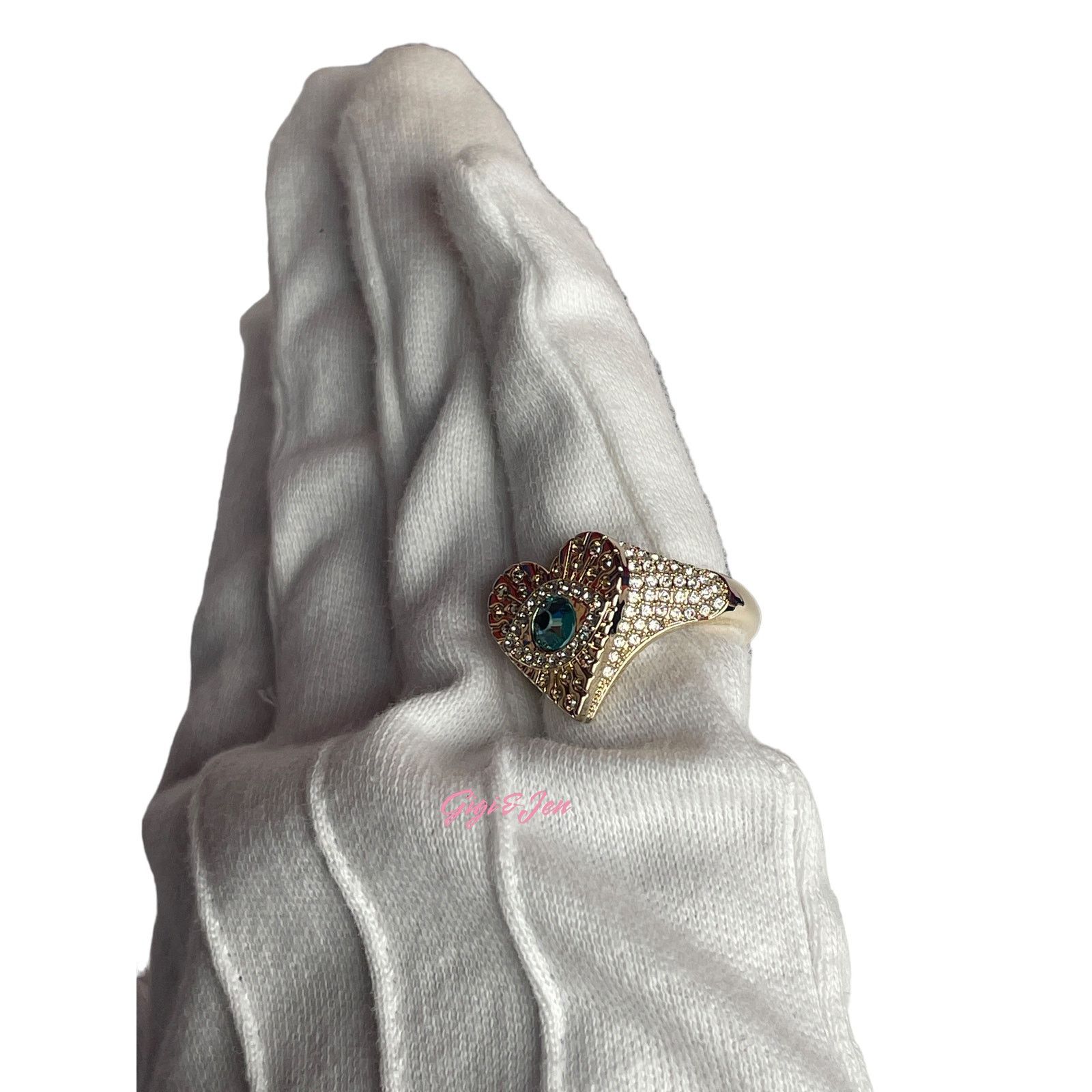 Swarovski Swarovski LUCKY GODDESS HEART MOTIF RING 6 USA 52 EUR Size ONE SIZE - 6 Thumbnail