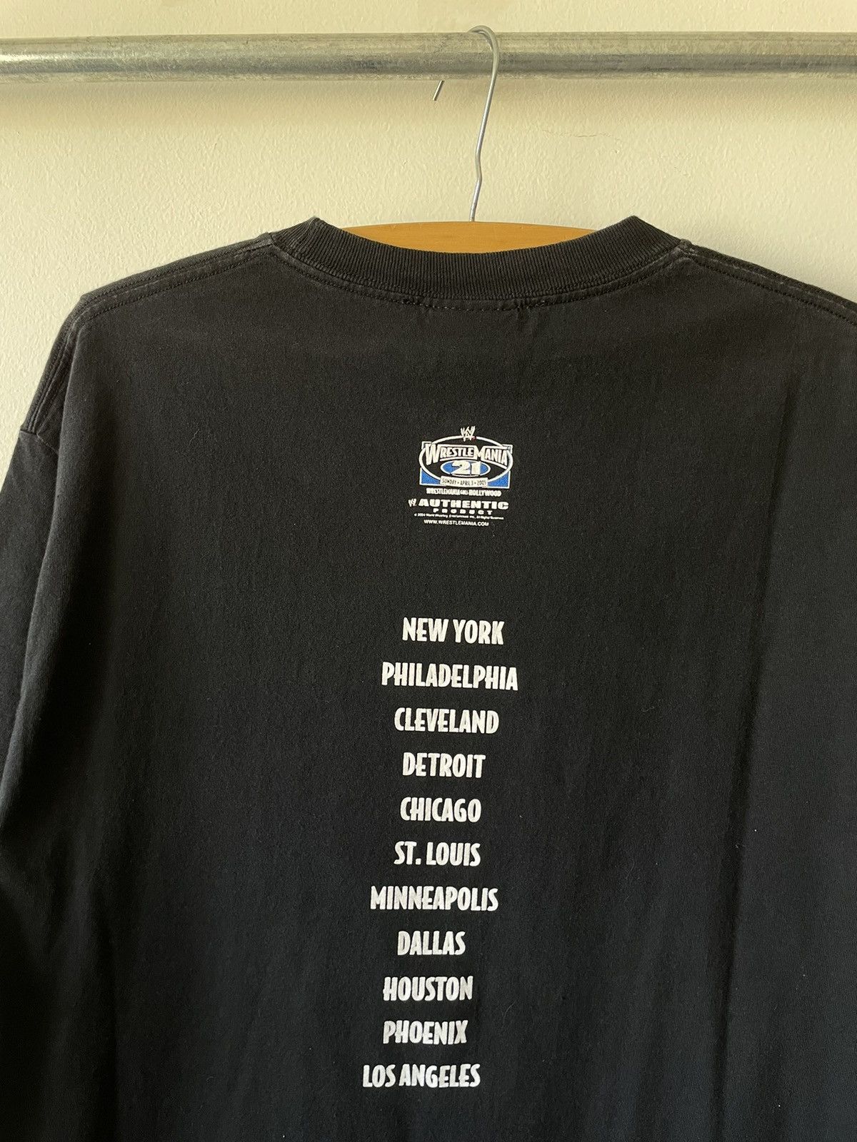 Vintage × WWE Vintage 2004 WWE Wrestle Mania 21 Tour tee Size US L / EU 52-54 / 3 - 8 Thumbnail