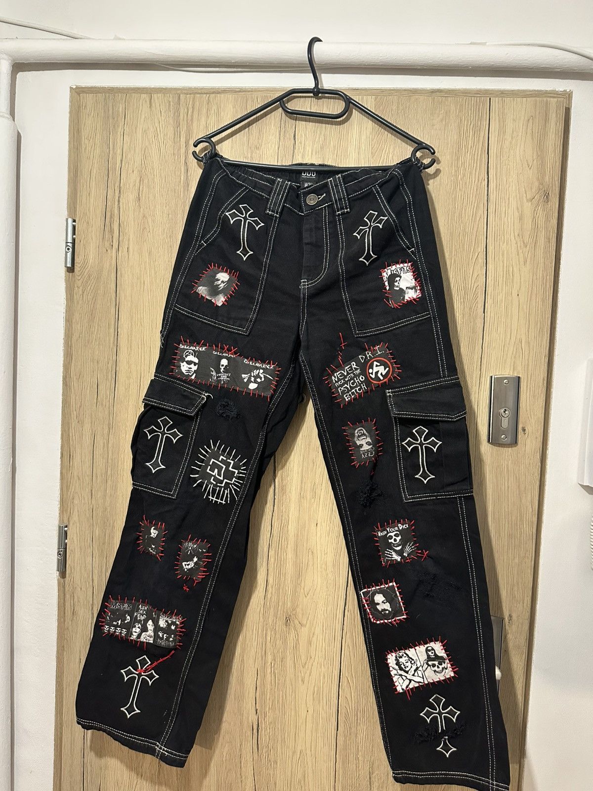 Custommade Pants with patches, hand-embroidered and hand-sewn. Y2K Size 25" / US 0 / IT 36 - 1 Thumbnail