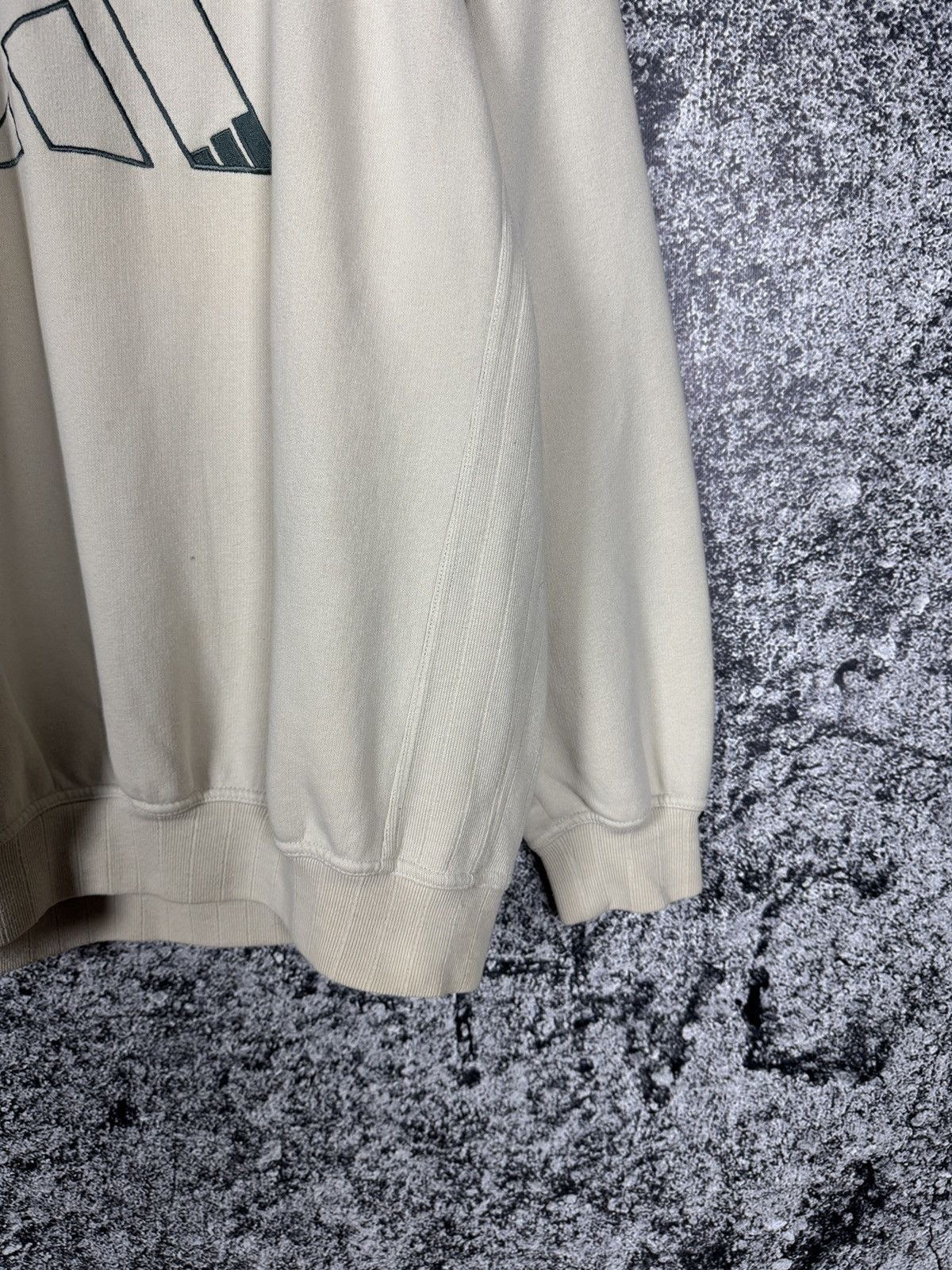 Adidas Adidas Vintage 90s Sweatshirt Big Embroidered Logo Size M Size US M / EU 48-50 / 2 - 5 Thumbnail
