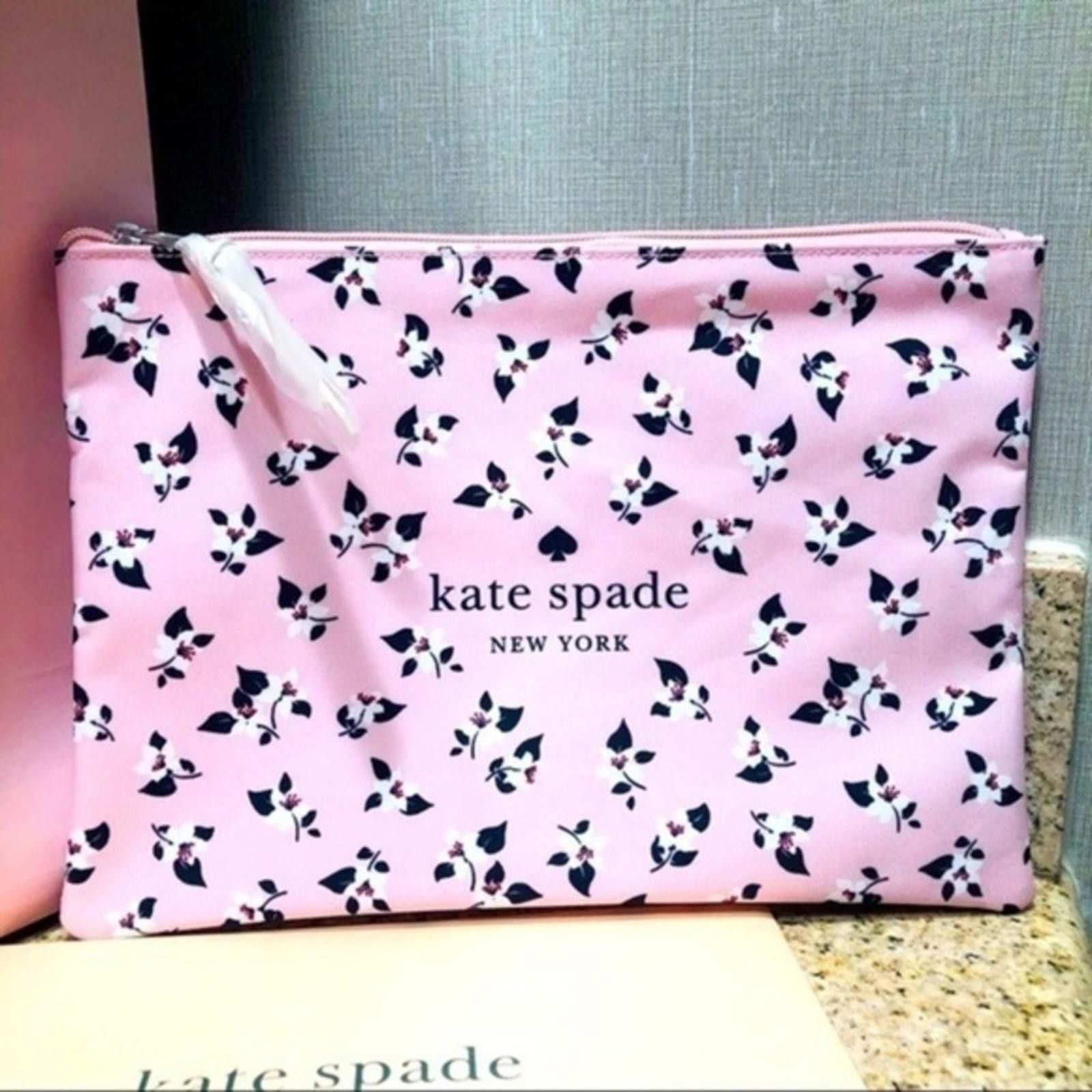 Kate Spade Kate Spade Floral Pouch Size ONE SIZE - 1 Thumbnail