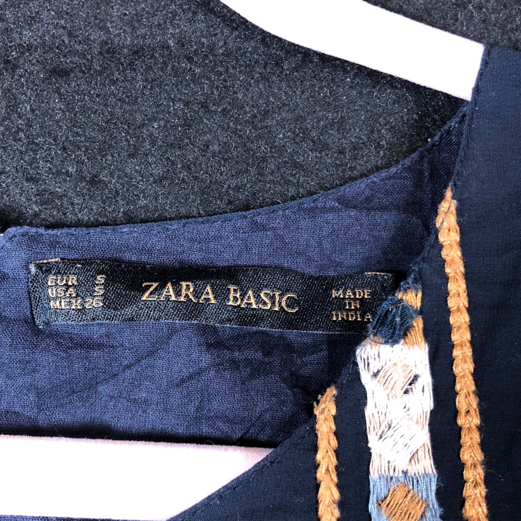 Zara Zara Blouse Blue Sleeveless Embroidered Tank 100% Polyester Small Women’s Casual Workwear Sleeveless Crew Neck Polyester Size S / US 4 / IT 40 - 6 Thumbnail