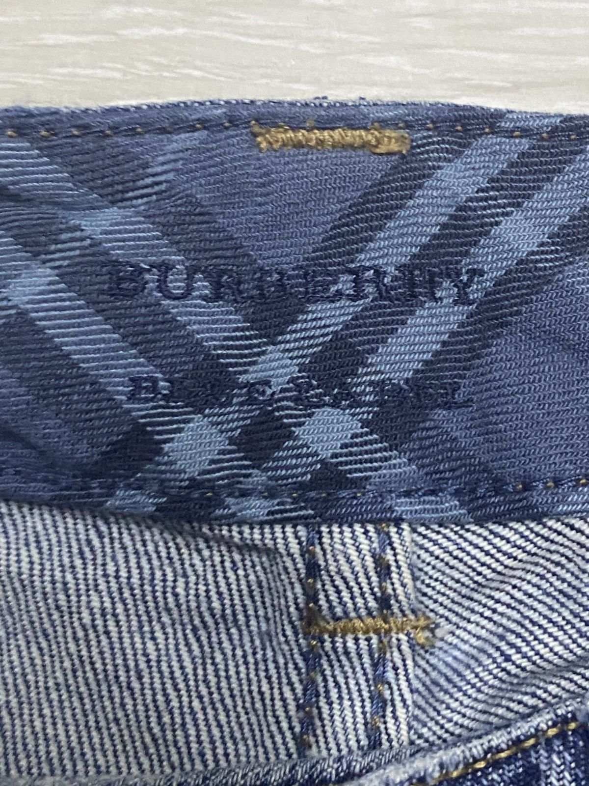 Burberry Vintage Burberry Blue Label Faded Wash Flare Woman Jeans Size US 28 / EU 44 - 11 Thumbnail