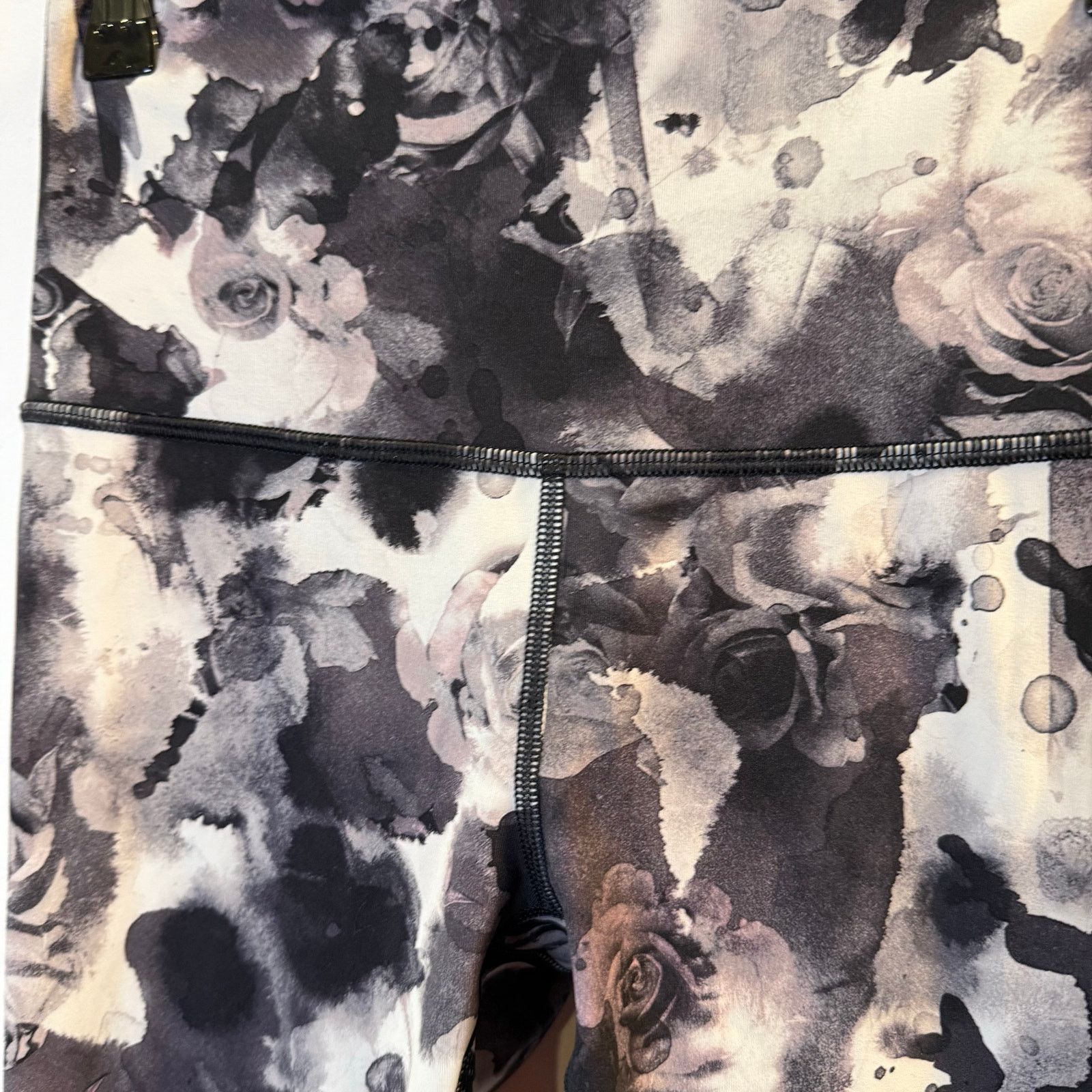 Lululemon Lululemon Women’s Floral Leggings Size 4 Size 27" / US 4 / IT 40 - 5 Thumbnail