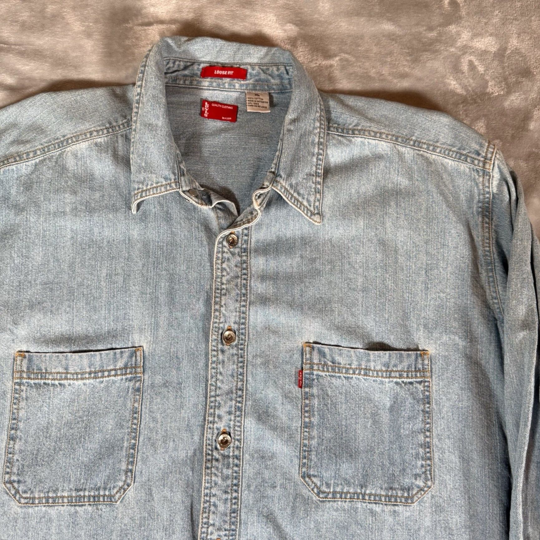 Levi's VINTAGE Levi's Red Tab Denim Shirt XL Tall Fit Light Wash Relaxed Casual Pockets Retro Mens Size US XL / EU 56 / 4 - 2 Thumbnail