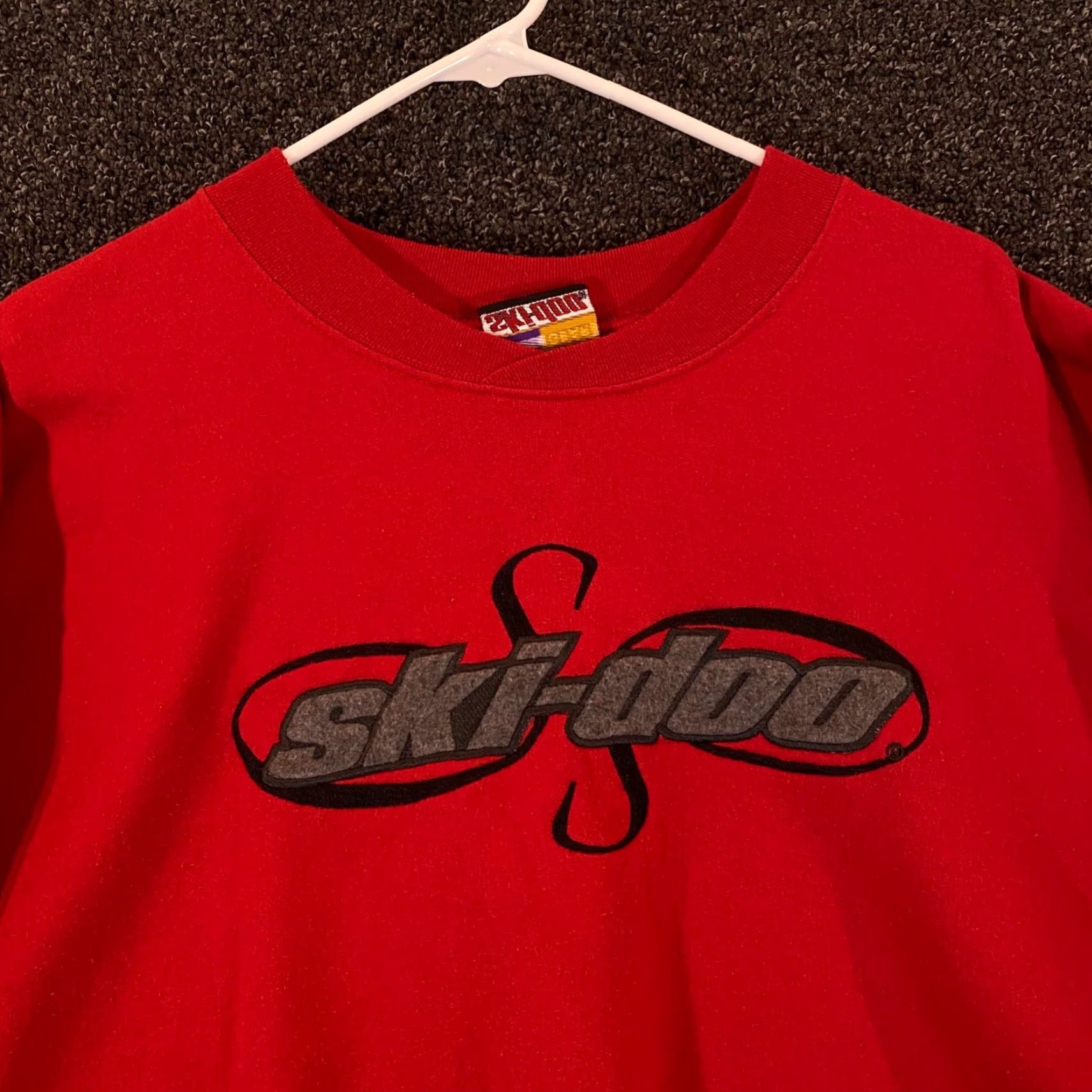 Vintage VINTAGE Ski-Doo Crewneck Jacket Mens Large Red Cotton Pullover Raised Graphic Gray Sno Gear Casual Winter Men Mens Size US L / EU 52-54 / 3 - 2 Thumbnail