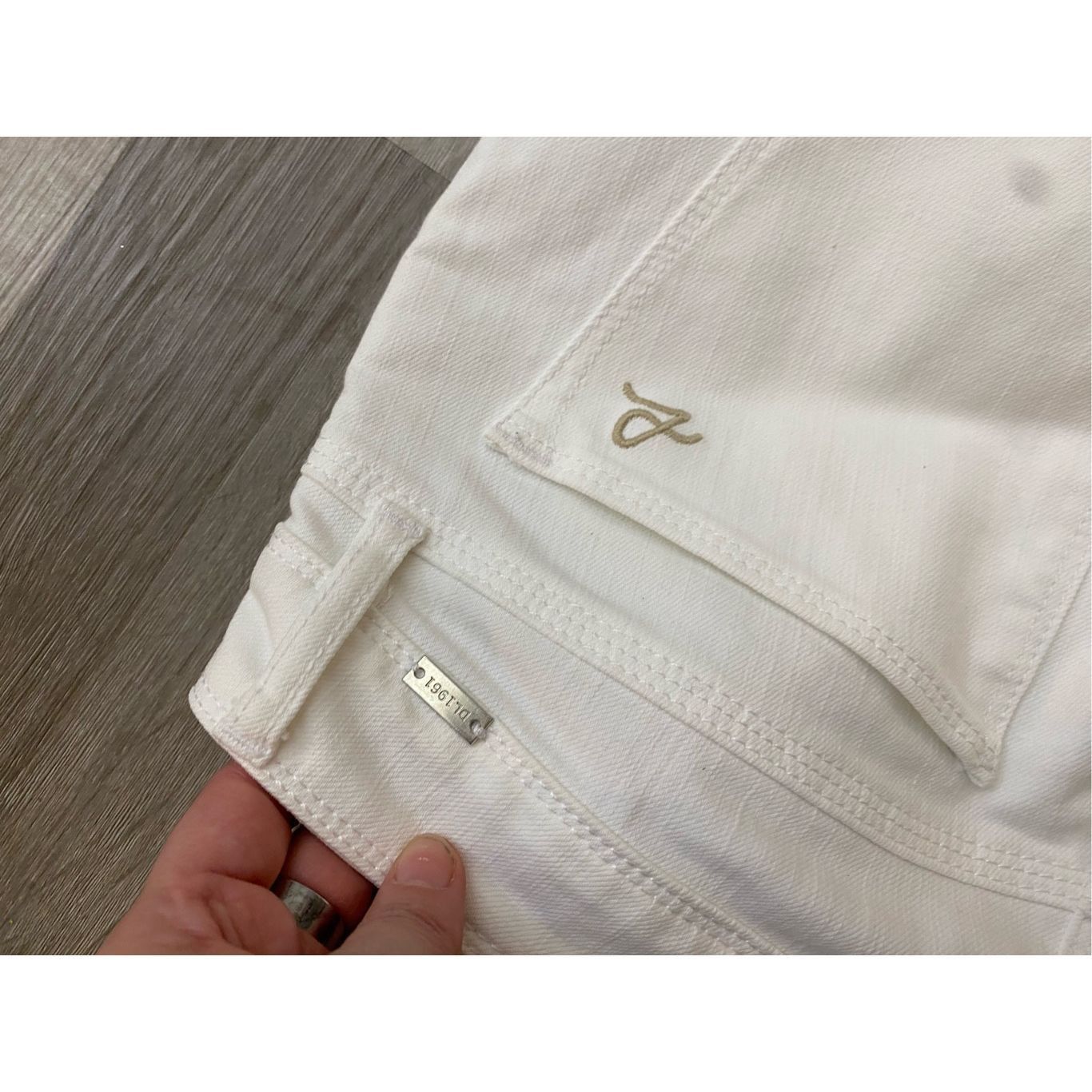 DL1961 DL1961 Angel Mid Rise Skinny Ankle Jeans in Milk White, Size Size 27" / US 4 / IT 40 - 11 Thumbnail
