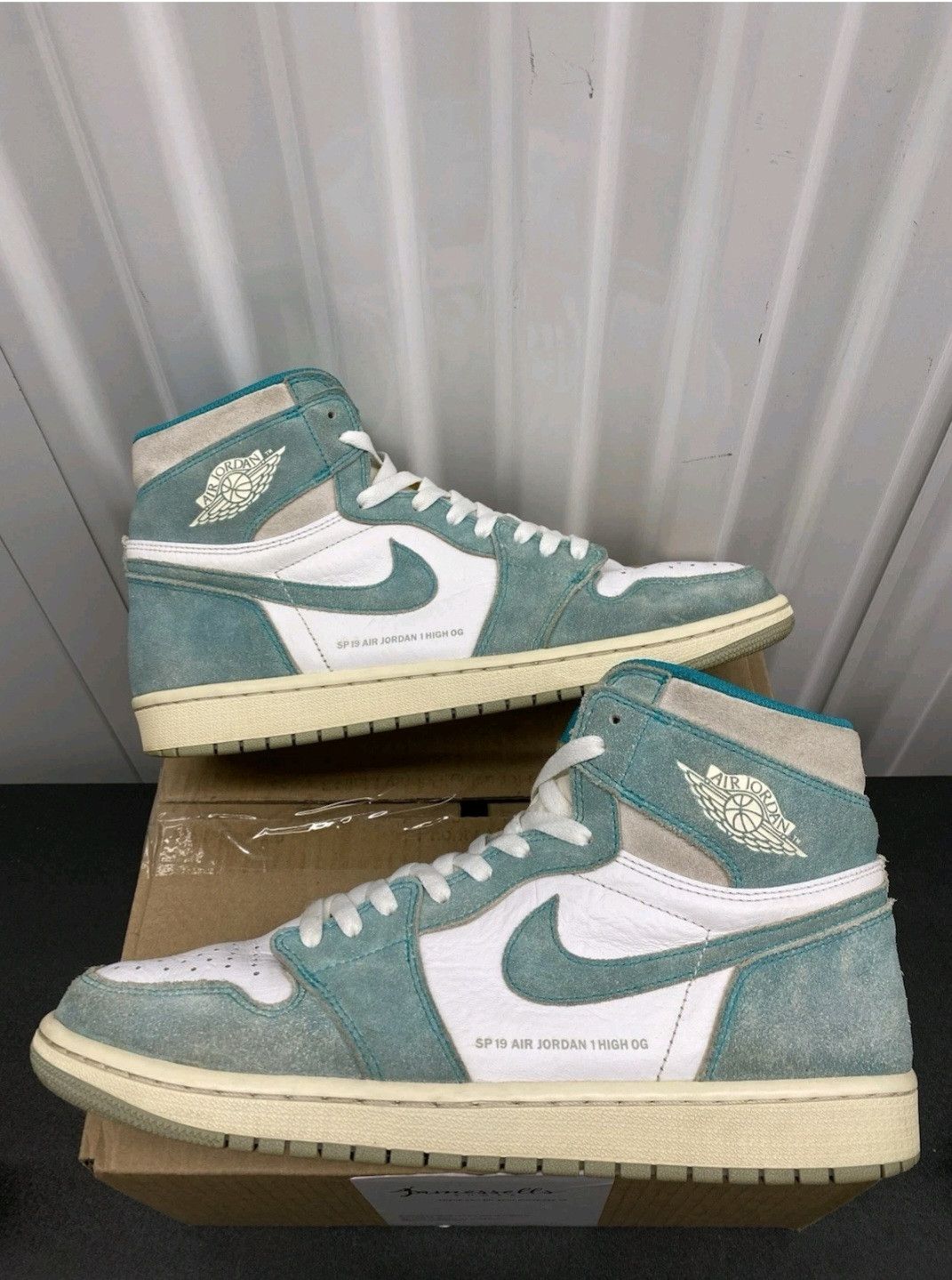 Jordan Brand Nike Air Jordan Retro 1 High OG Turbo Green Size 11.5 Men Size US 11.5 / EU 44-45 - 3 Thumbnail