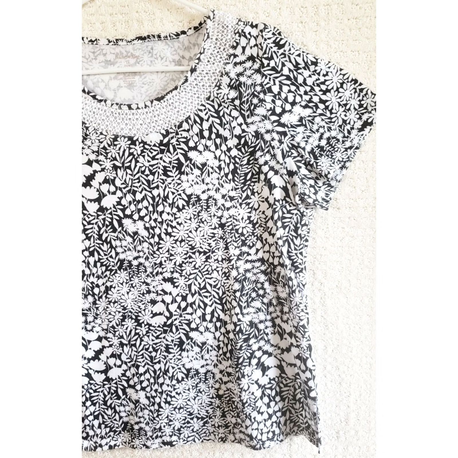Vintage White Stag Women’s Blouse 1X Floral Round Crochet Neck Bell Sleeve Top Black White Shirt Ladies Tunic Summer Spring Fall Size XL / US 12-14 / IT 48-50 - 3 Thumbnail