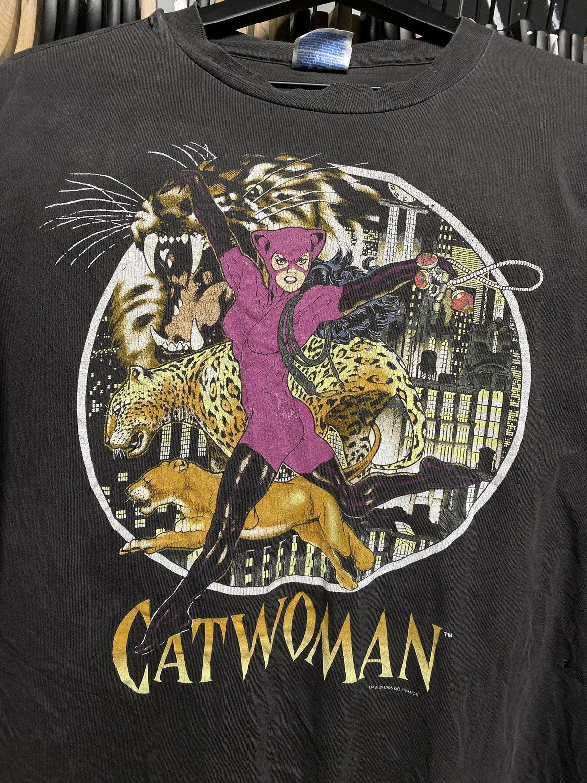 Vintage Vintage 1995 Cat Women T-Shirt Vtg Dc Comics Tee XL Size US XL / EU 56 / 4 - 2 Thumbnail