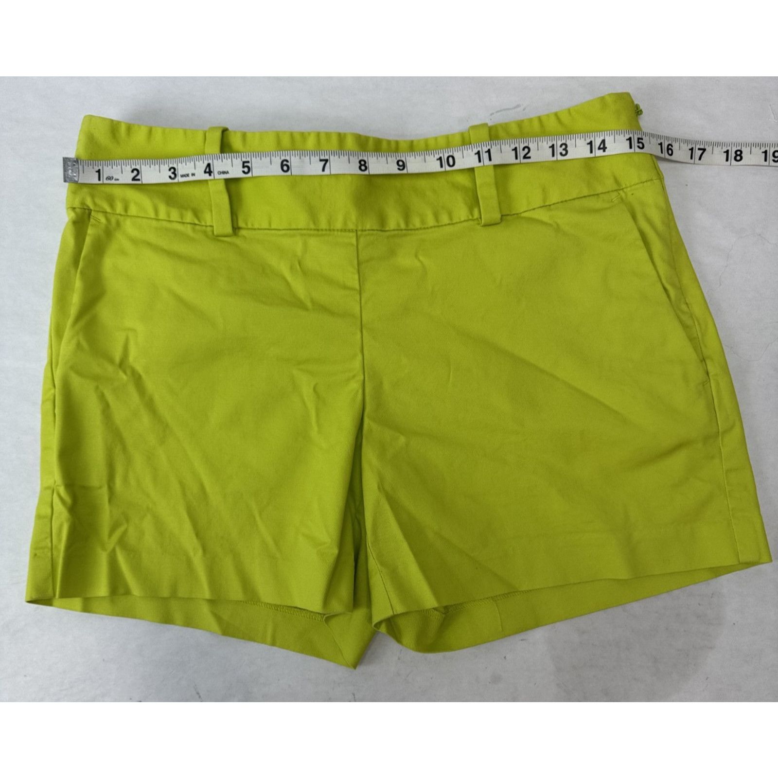 Ann Taylor Twee Ann Taylor City Short Mid Rise Yellow Chino Preppy 2 Size 26" / US 2 / IT 38 - 3 Thumbnail