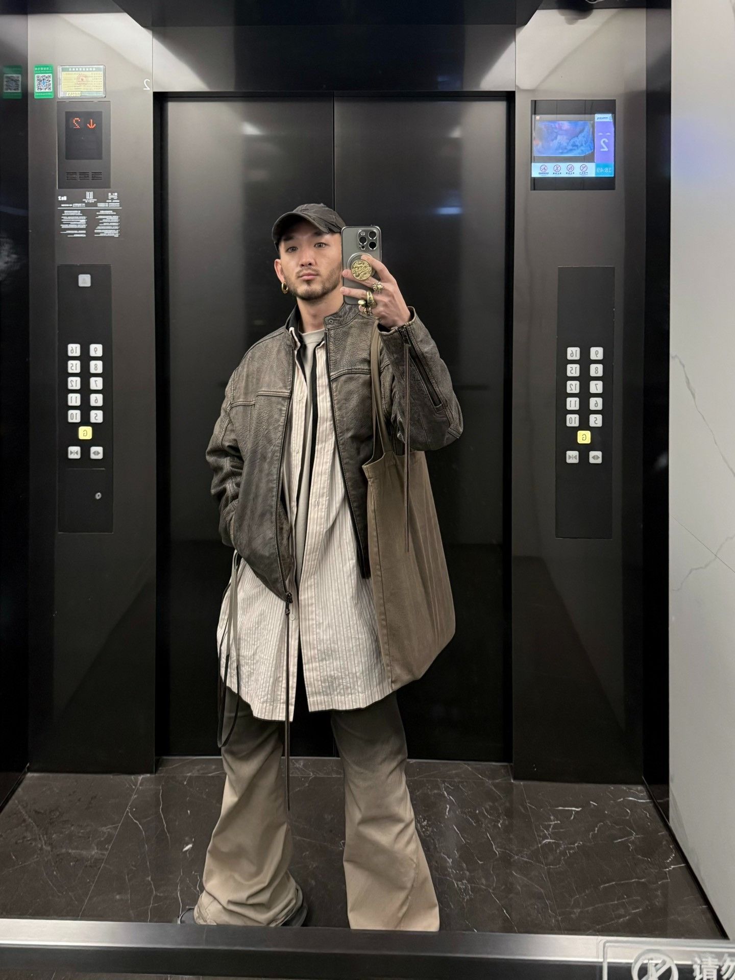 Maison Margiela Maison Margiela Fake two-piece oversize shirt 2501-Nextarro Size US M / EU 48-50 / 2 - 5 Thumbnail