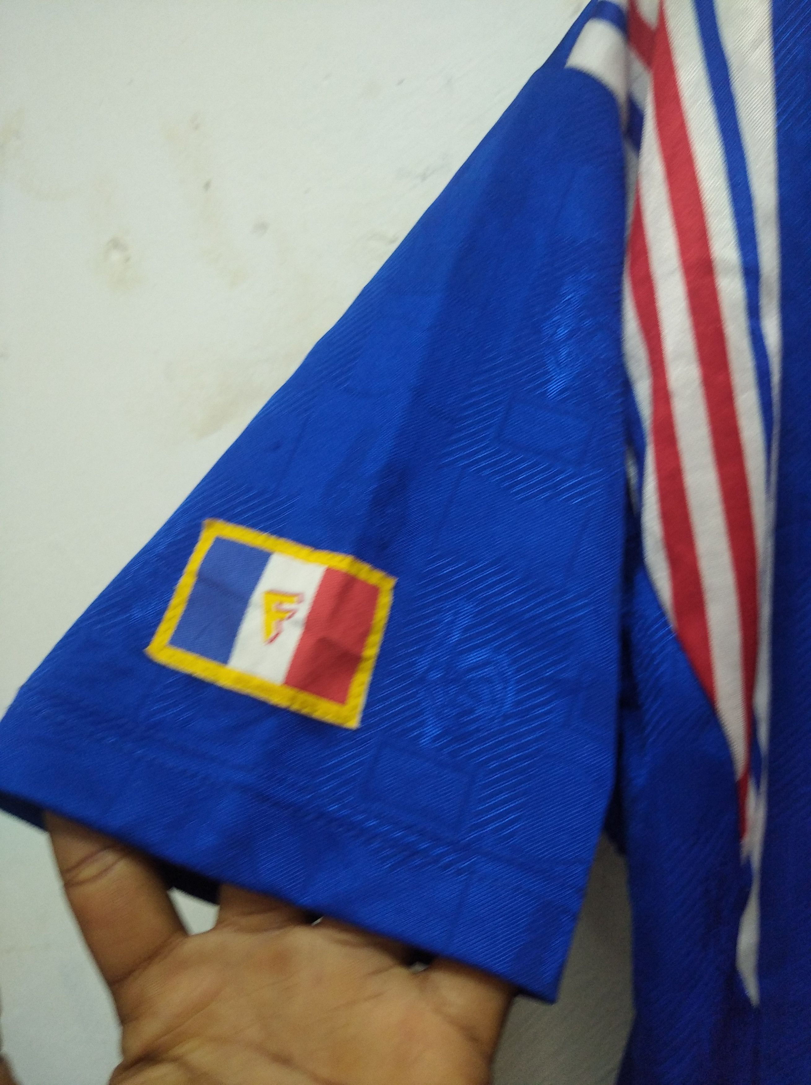 Adidas × Vintage Jersey France euro 1996 home football Jersey shirt Size US M / EU 48-50 / 2 - 5 Thumbnail