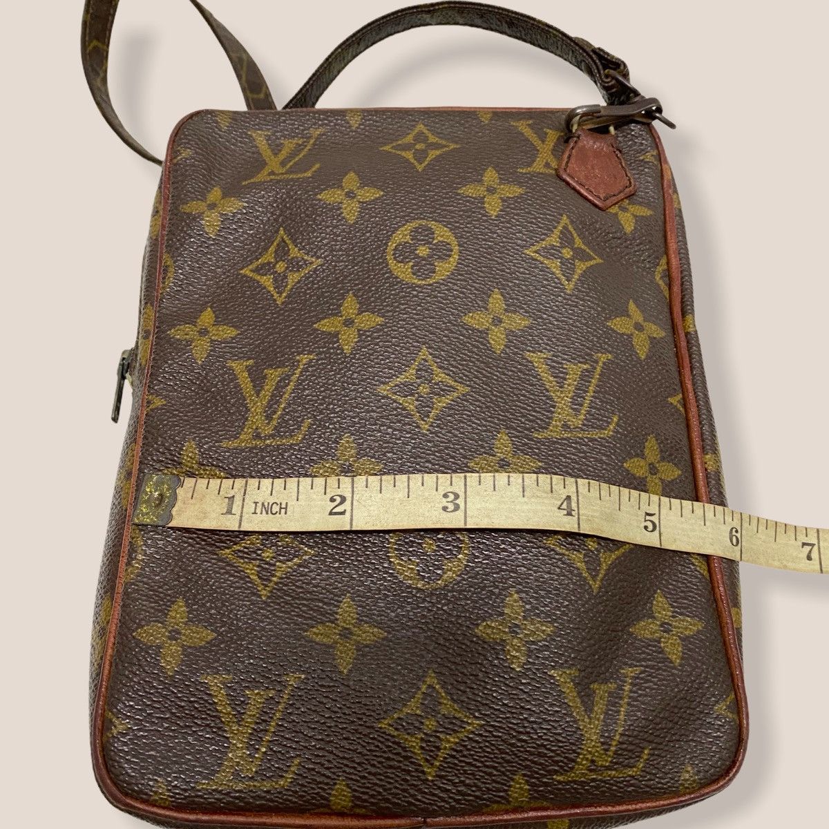 Vintage ‼️YES‼️ AUTHENTIC LOUIS VUITTON DANUBE ECLAIR ZIPPER SLING BAG Size ONE SIZE - 12 Thumbnail
