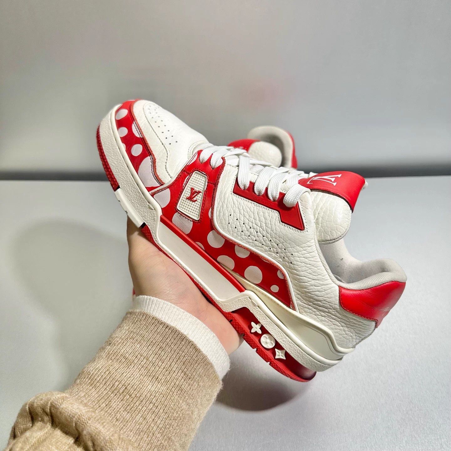 Louis Vuitton Louis Vuitton x Yayoi Kusama Trainer 6/40 Mint Size US 7 / EU 40 - 9 Thumbnail